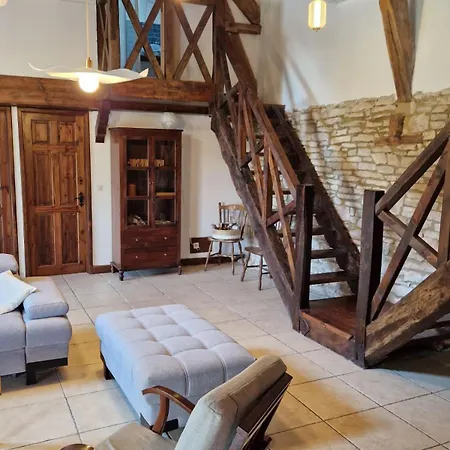 Holiday home Mas D'Oliu Havre De Paix Avec Piscine Et Vue Pres De Martel Martel