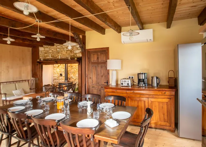 Mas D'oliu Havre De Paix Avec Piscine Et Vue Pres De Сasa de vacaciones Martel